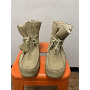 Clarks Wallabee Cup Boots Beige Suede Crepe Sole Lace Up 10